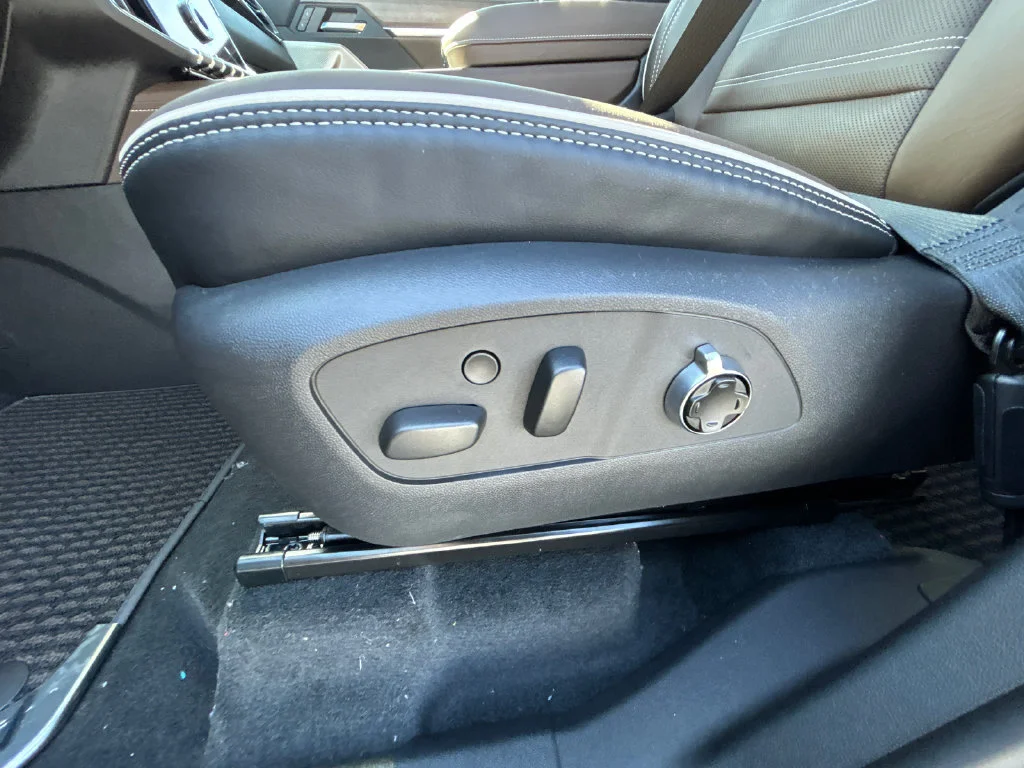 2027 GMC Acadia Denali Ultimate - Photo 17