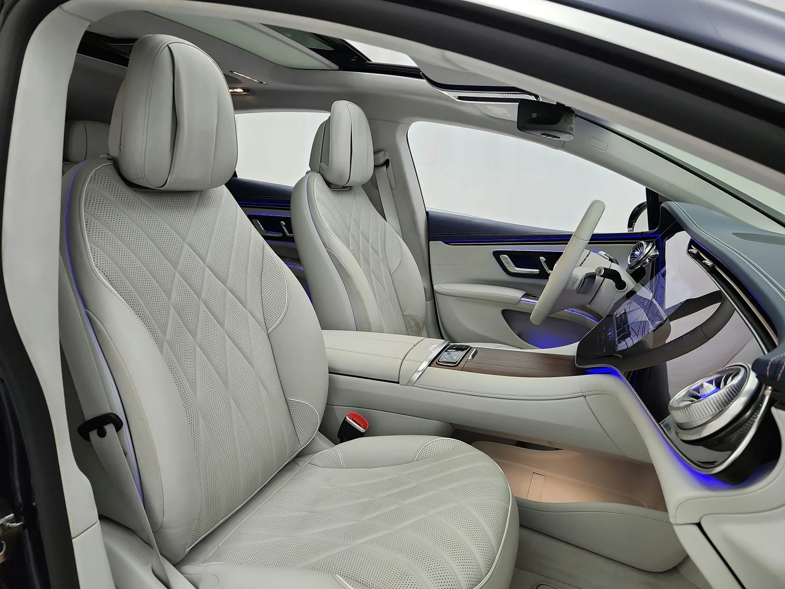 Used 2023 Nautical Blue Metallic Mercedes-Benz EQS 580 4MATIC® Sedan image 27