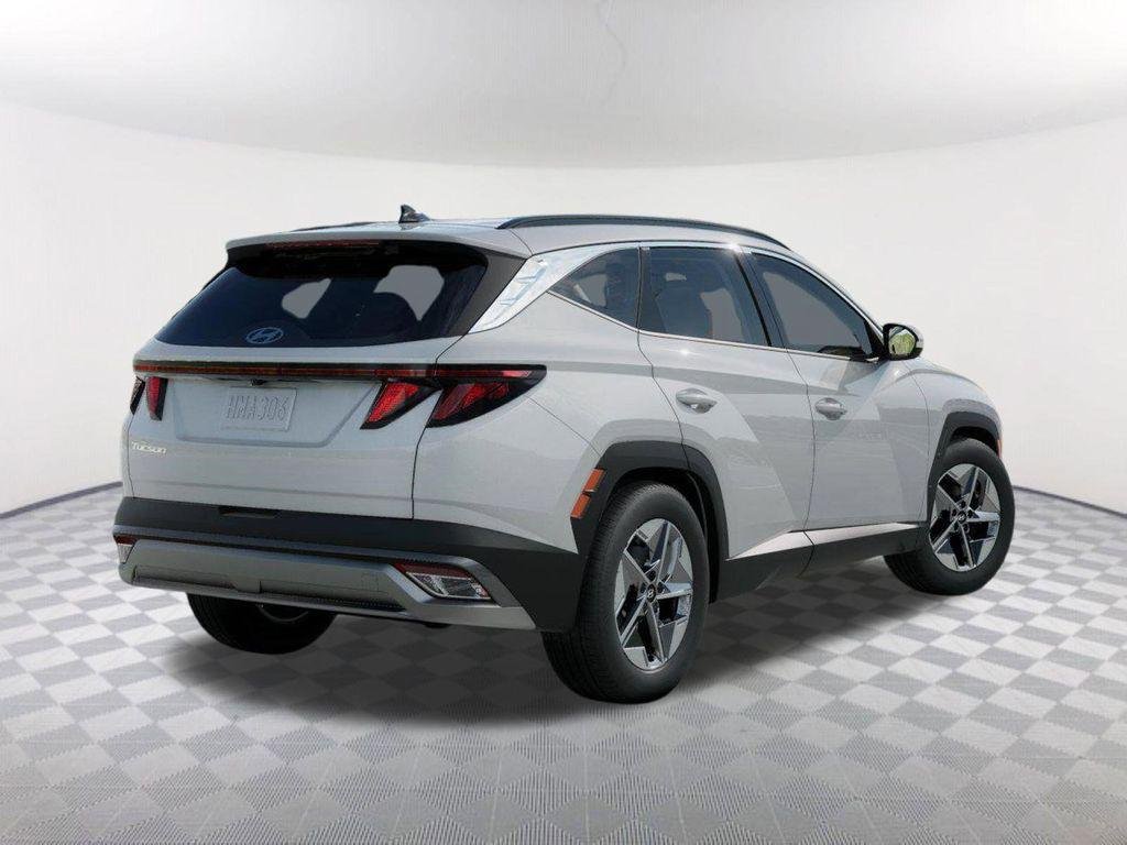 New 2026 White Hyundai SEL FWD image 4