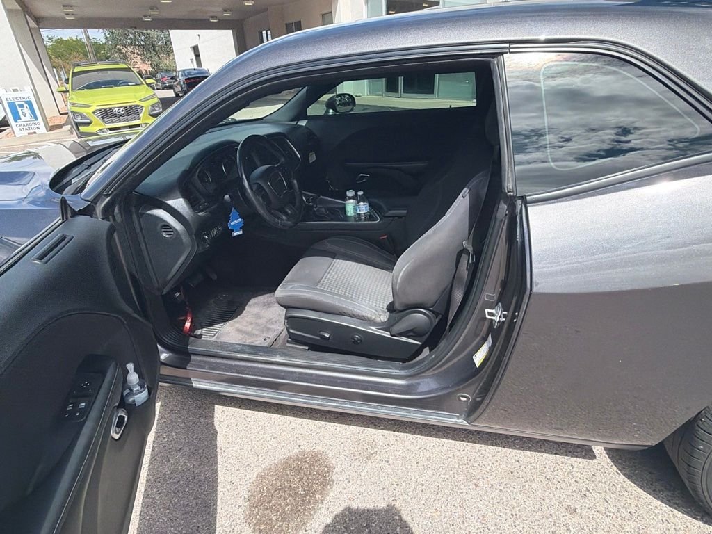Used 2018 Gray Dodge SXT image 10