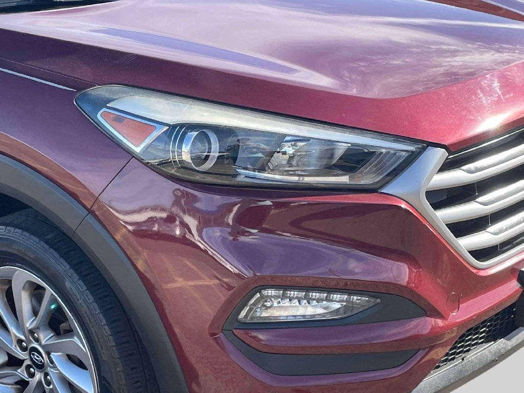 Used 2017 Red Hyundai SE Plus image 10