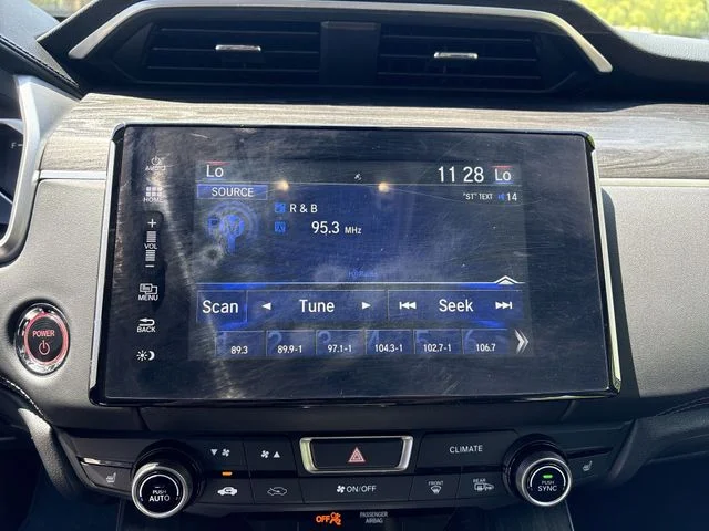 Used 2018  Honda Base image 16