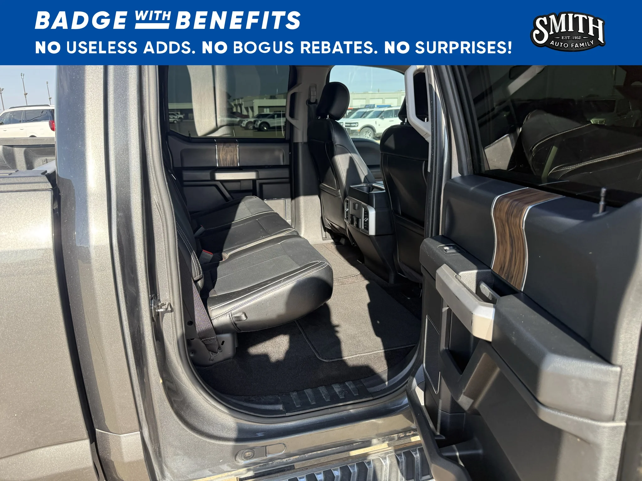 Used 2019 Magnetic Metallic Ford LARIAT image 14