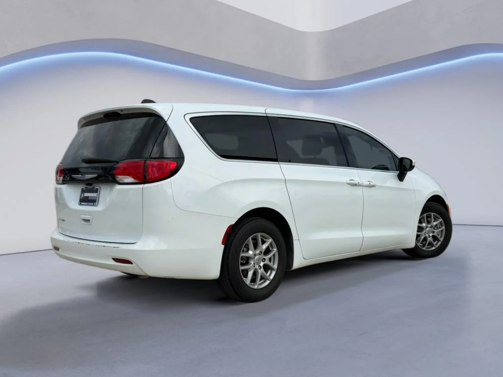 Used 2023 Bright White Clearcoat Chrysler LX image 6