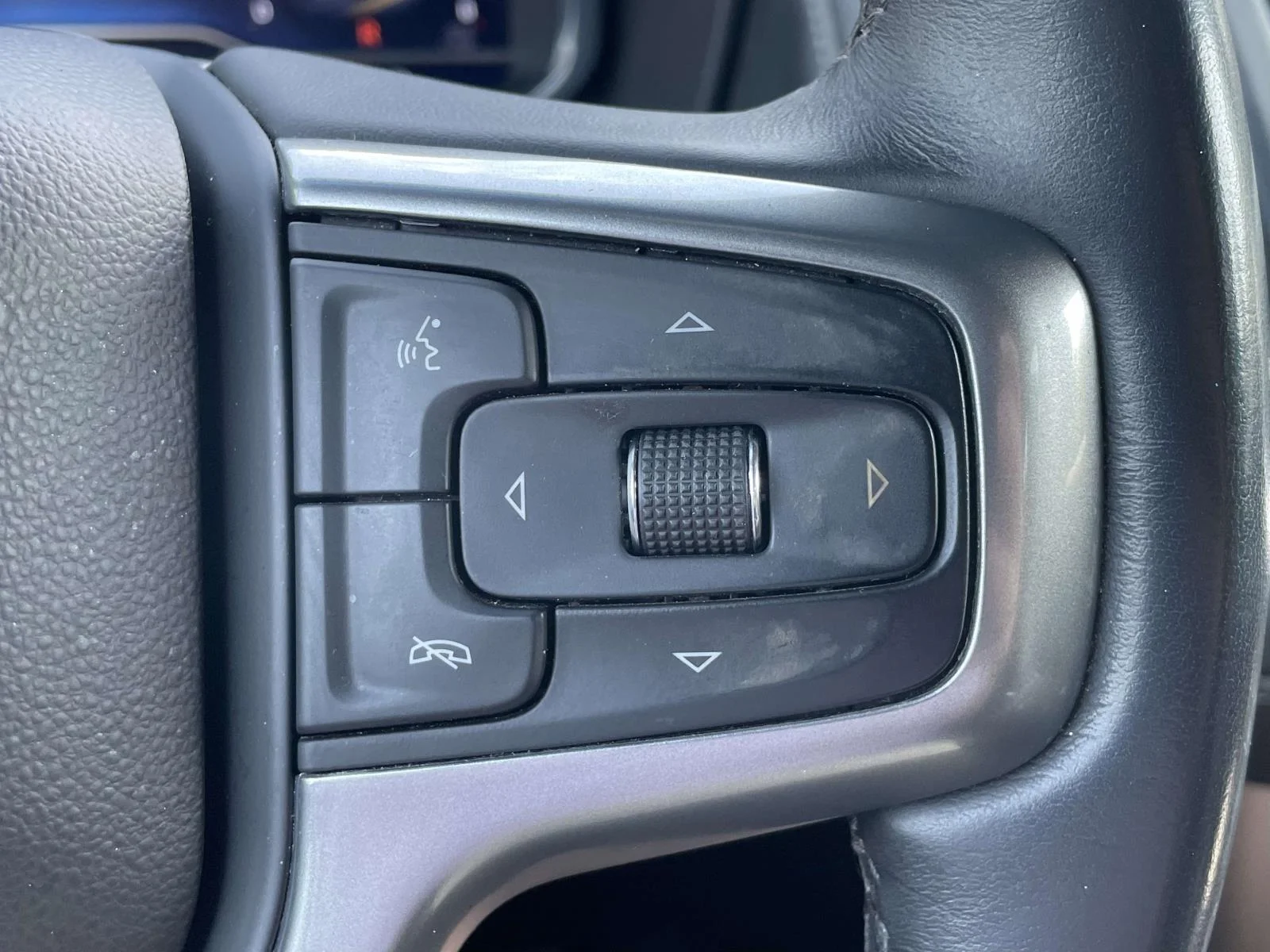 Used 2022 EMPIRE BEIGE METALLIC Chevrolet LT image 32
