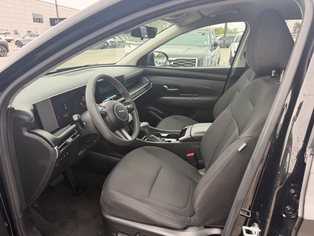 Used 2025 Black Hyundai SEL image 13