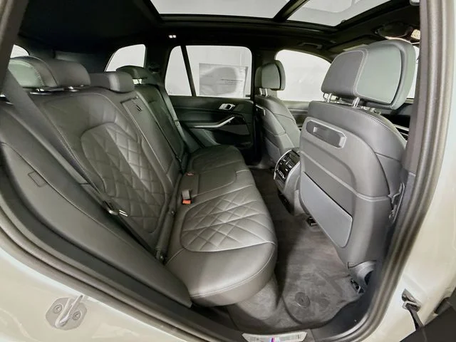 Used 2026 White BMW xDrive50e image 29