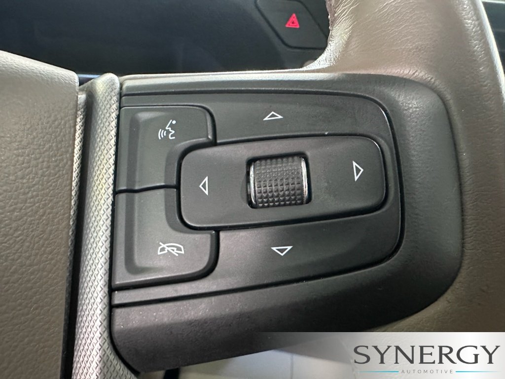 Used 2021 White Frost Tricoat GMC Denali image 18