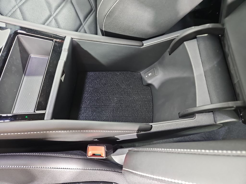 New 2026 White/off-white Volkswagen SE w/Technology image 24
