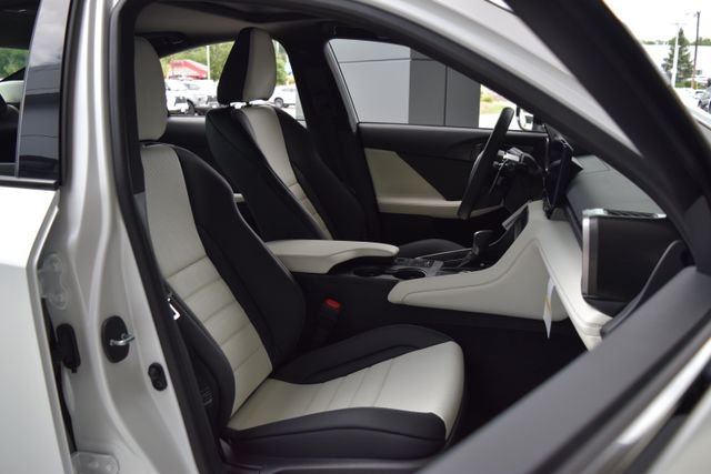 New 2026 HAKUGIN MATTE WHITE Lexus F SPORT AWD image 10