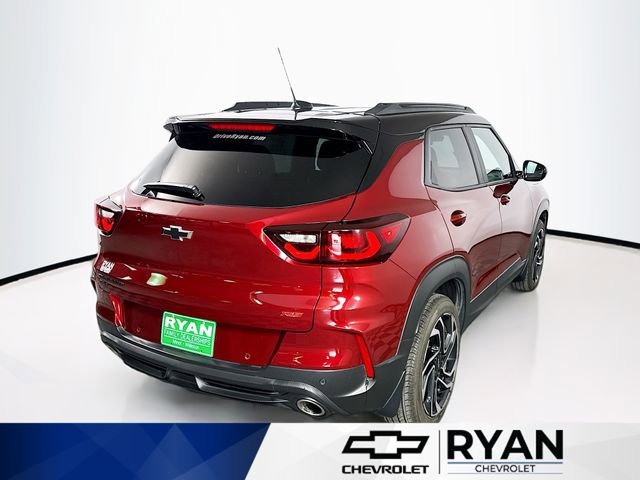 Used 2025 Crimson Metallic Chevrolet RS image 7