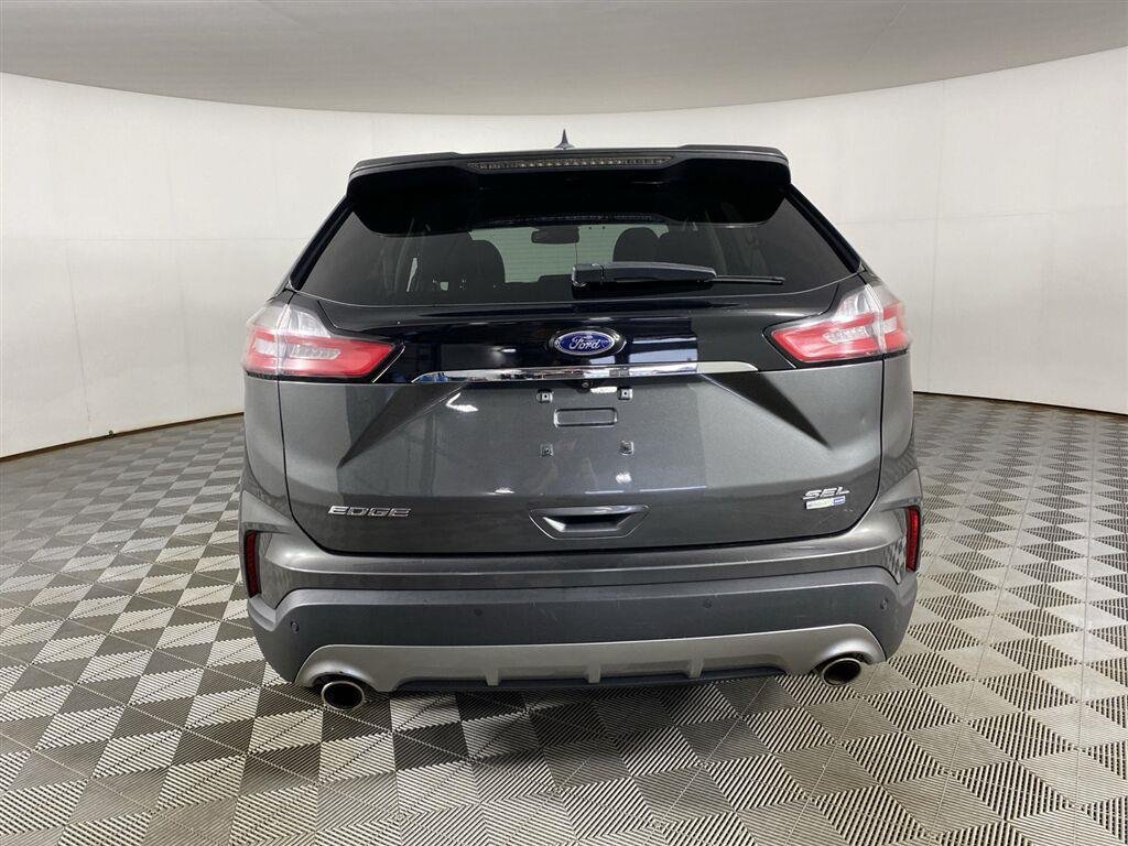 Used 2019 Magnetic Ford SEL image 9
