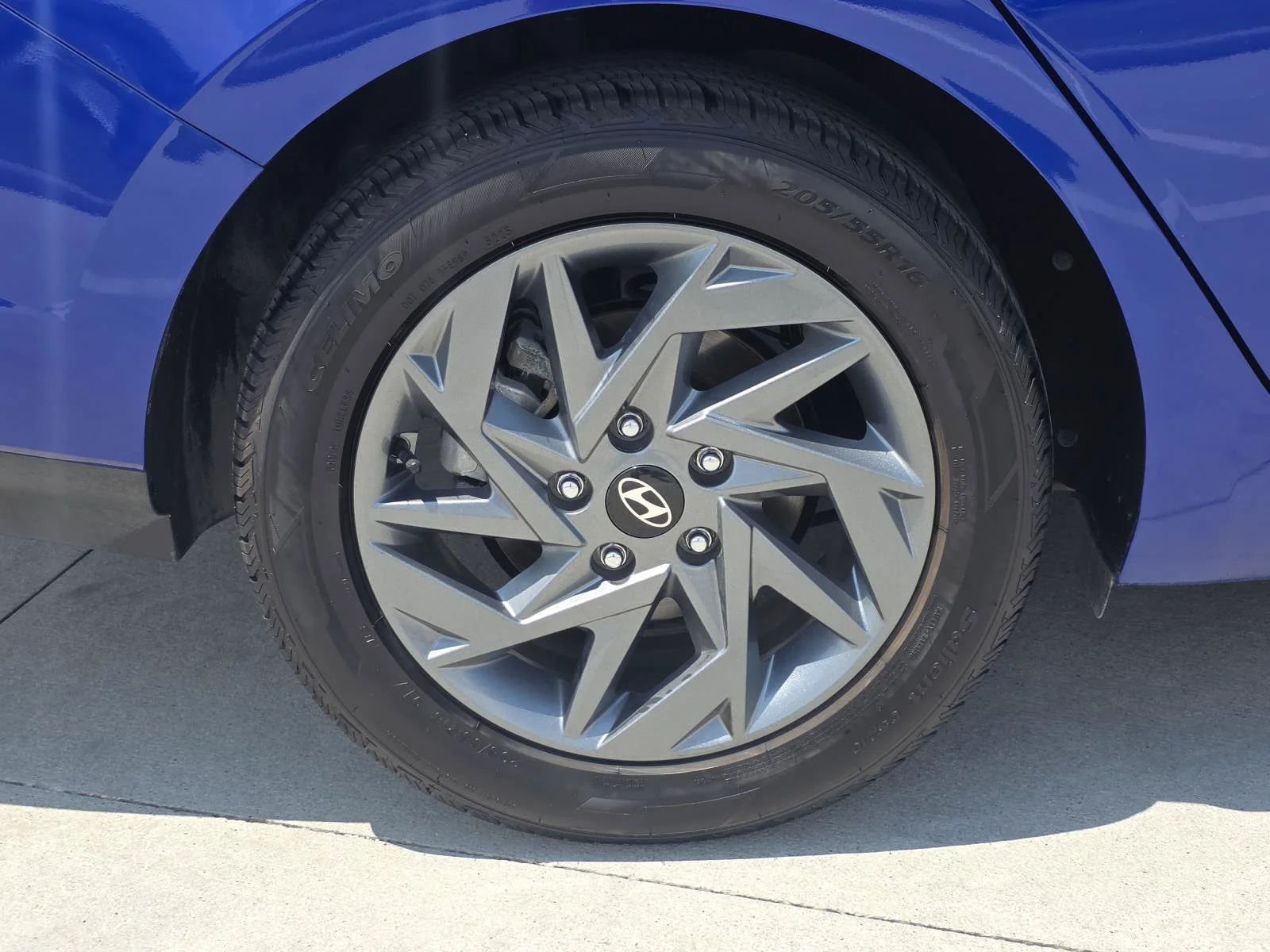 Used 2024 Intense Blue Hyundai SEL image 8