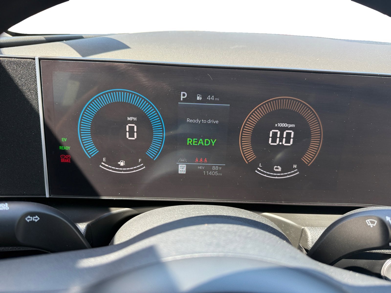 Certified Used 2025 White Pearl Hyundai SEL image 11