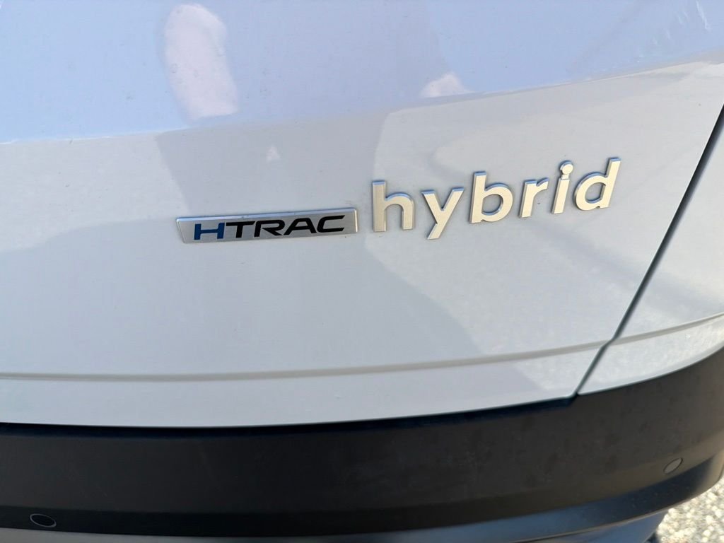 Used 2025 White Hyundai Limited image 7