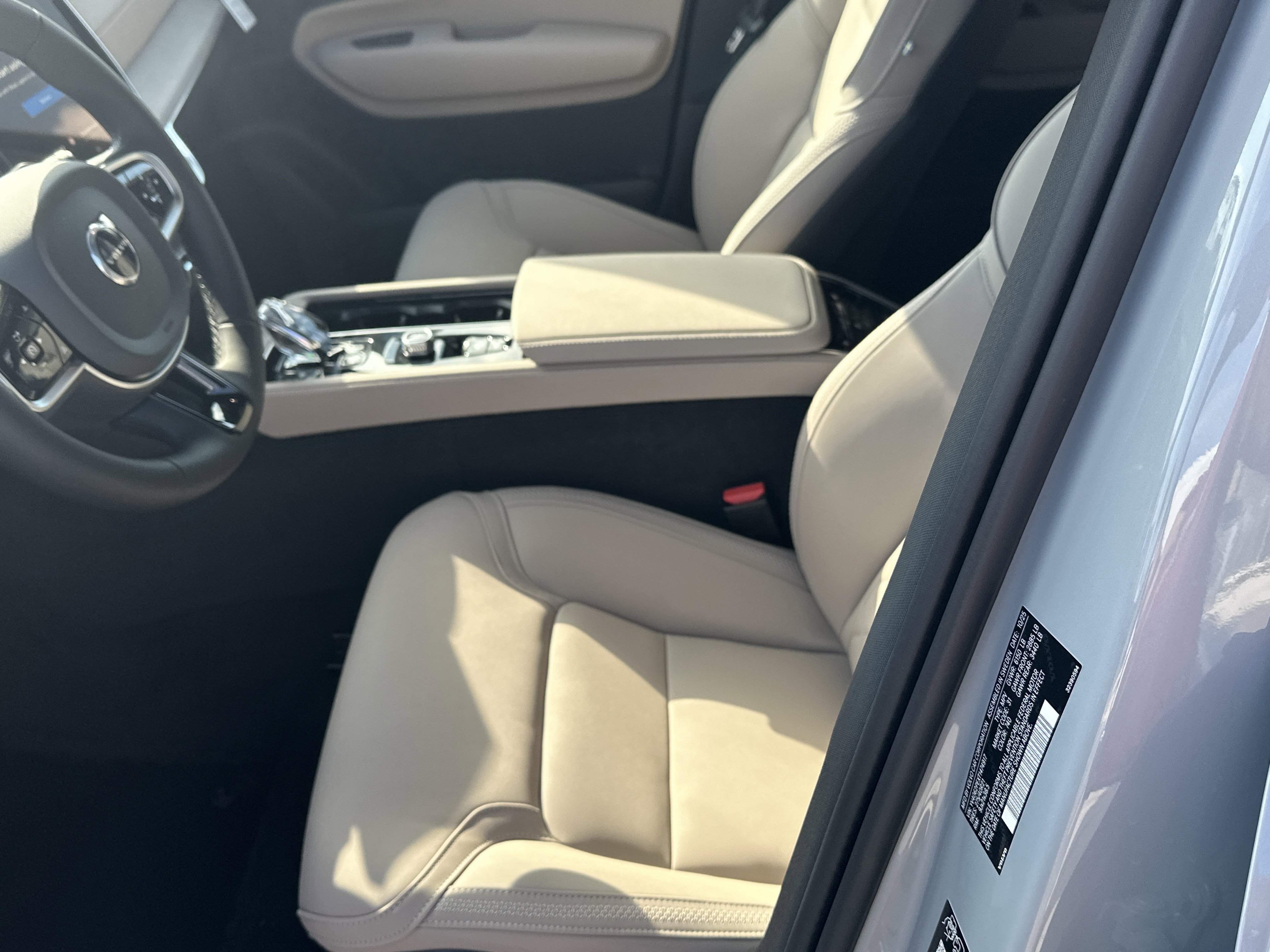 2026 Volvo XC90 Plus - Photo 16