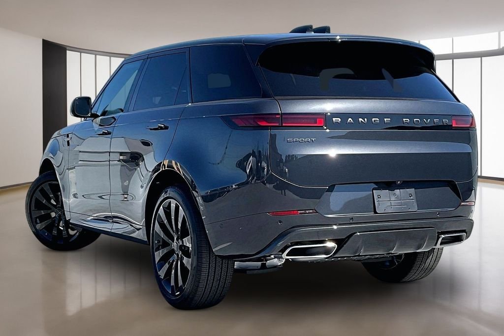 New 2026 CARPATHIAN GREY Land Rover Dynamic SE image 3
