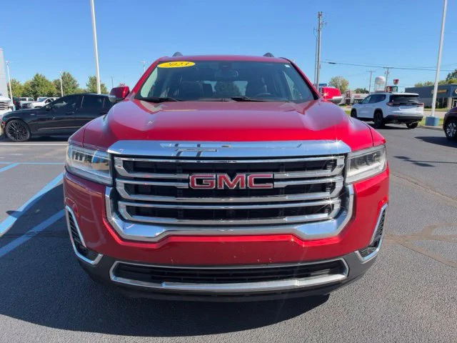 Used 2023 VOLCANIC RED TINTCOAT GMC SLT image 3