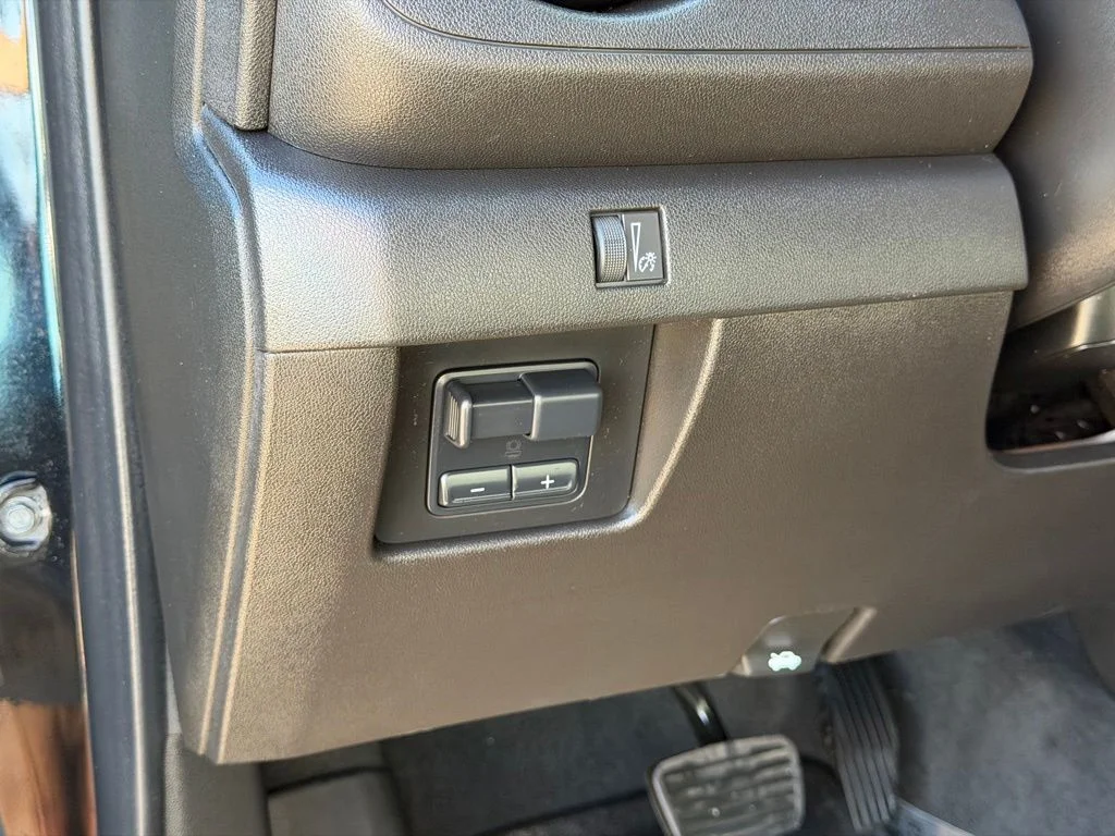 Used 2024 Black Chevrolet Trail Boss image 23