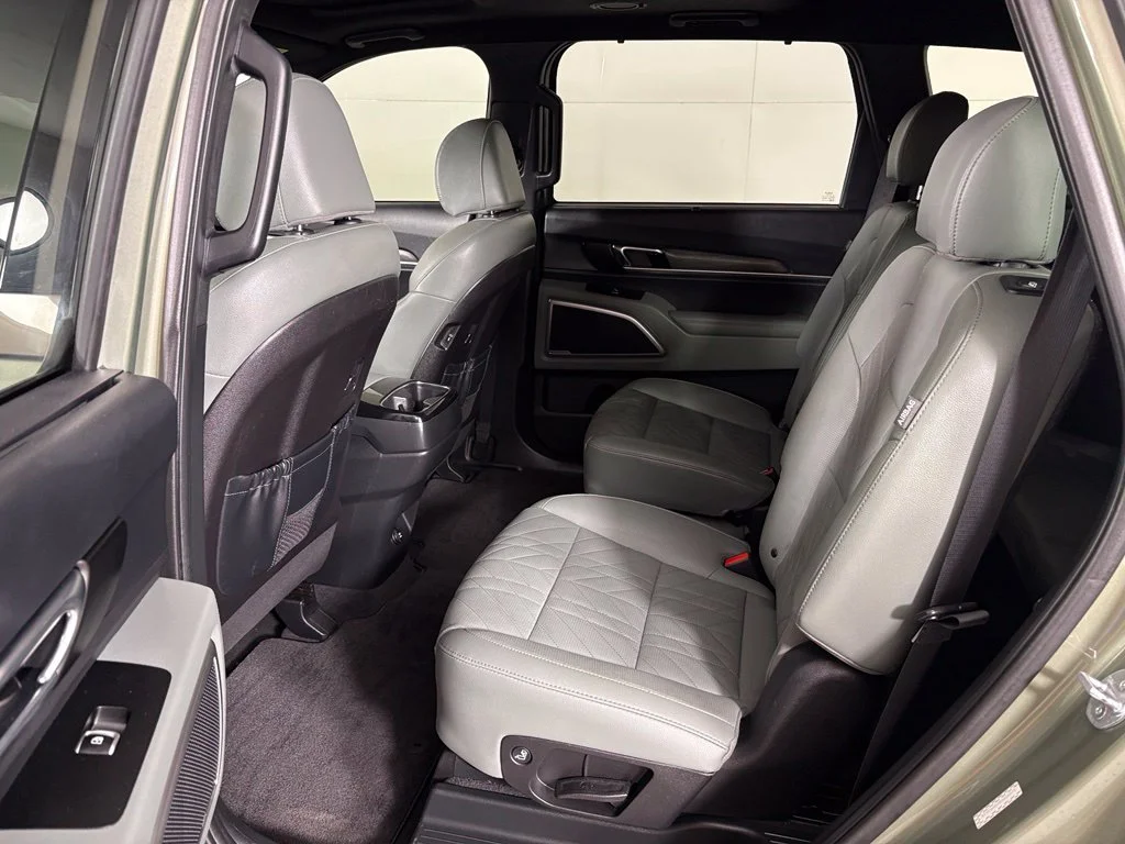 Used 2024 Green Kia EX X-Line image 37