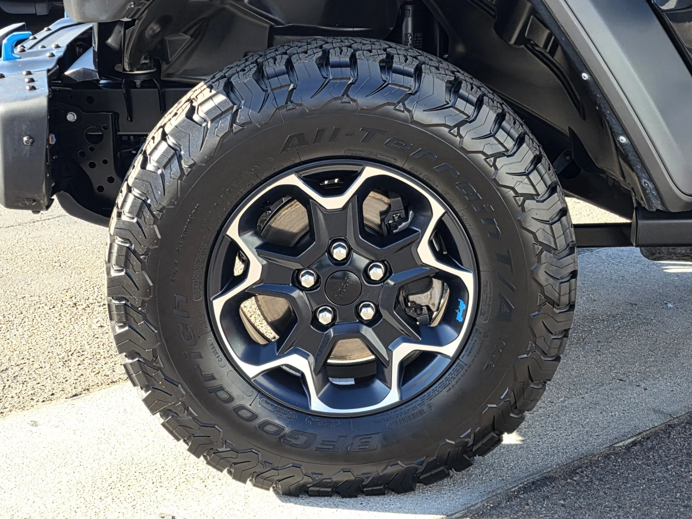 Certified Used 2022 Black Clearcoat Jeep Unlimited Rubicon 4xe image 9