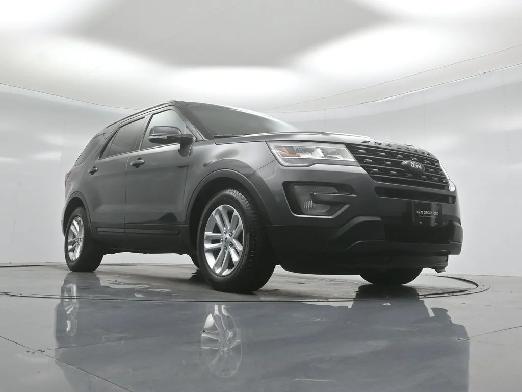 Certified Used 2017 Gray Ford XLT image 47
