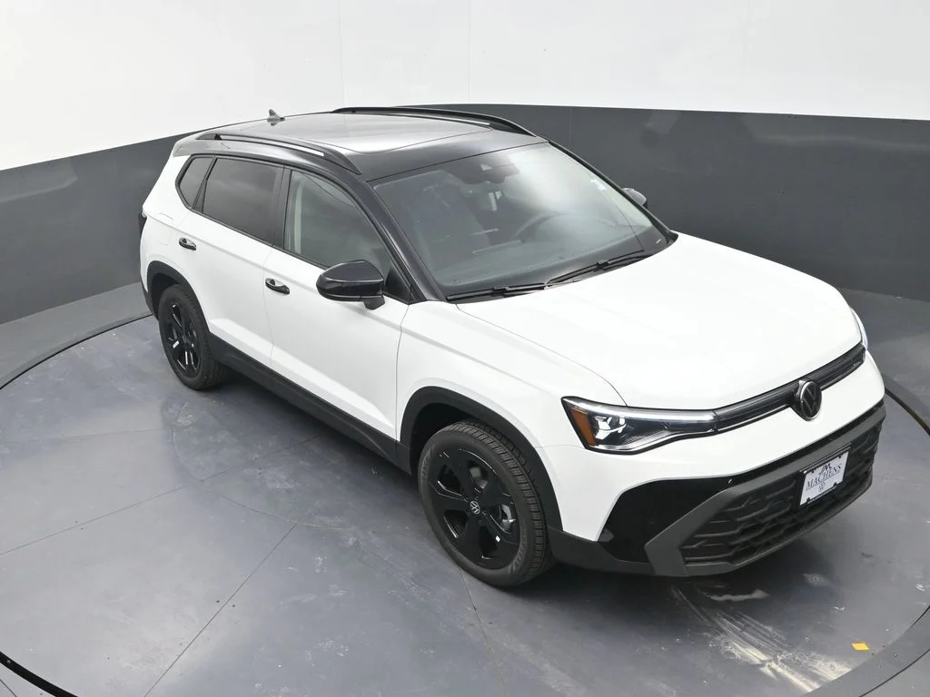 2026 Volkswagen Taos SE Black - Photo 13