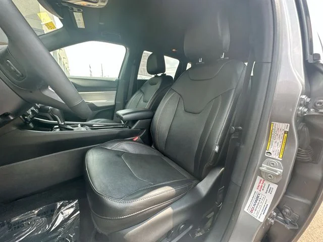Certified Used 2023 Silver Jeep Limited image 13
