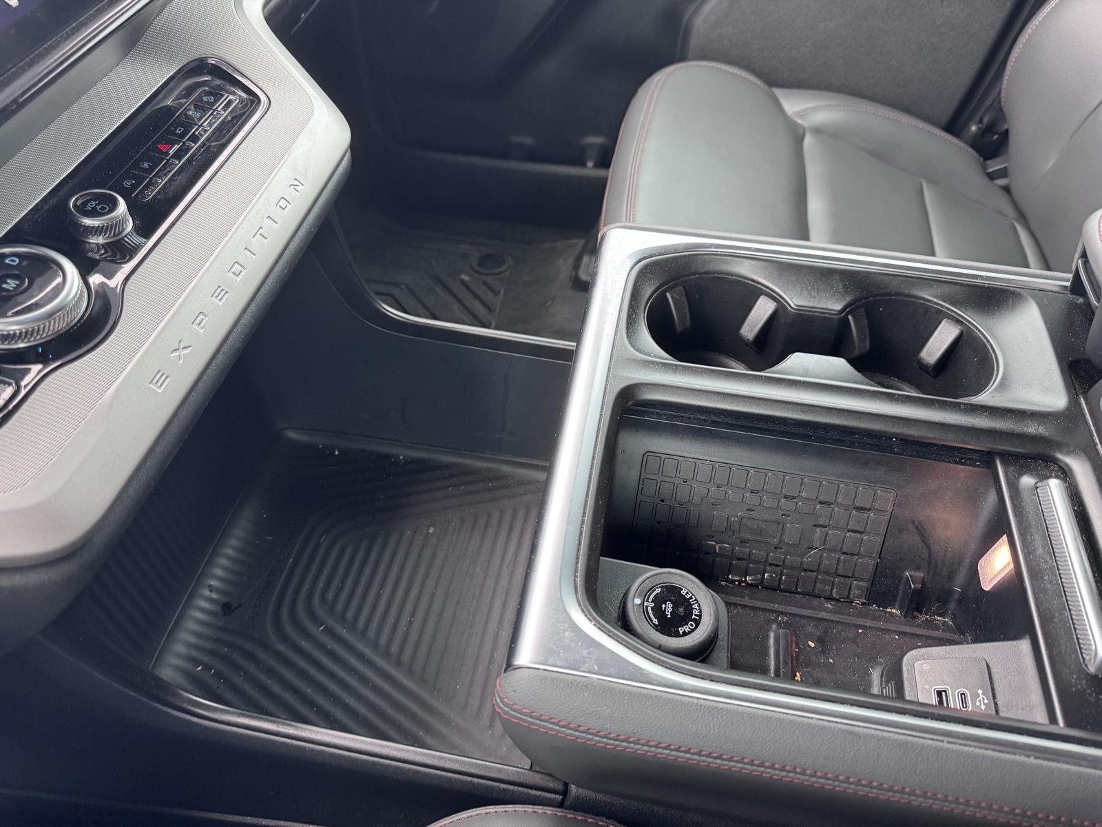 Used 2025 Dark Matter Gray Metallic Ford Active image 18