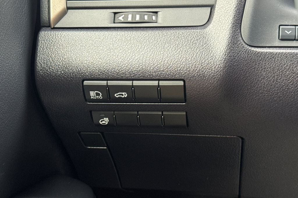 Used 2019 White Lexus 350 image 34