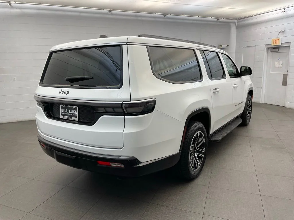 New 2026 White Jeep  image 4