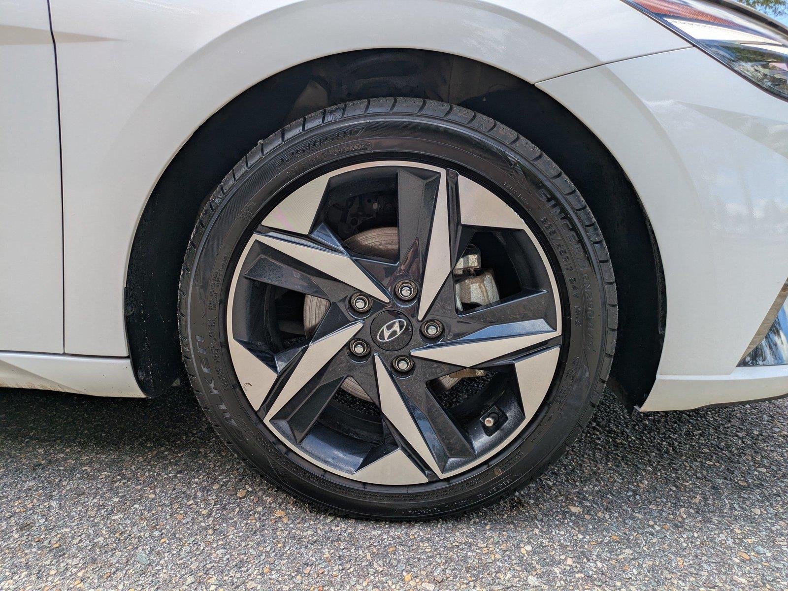 Used 2023 Lunar White Hyundai Limited image 11