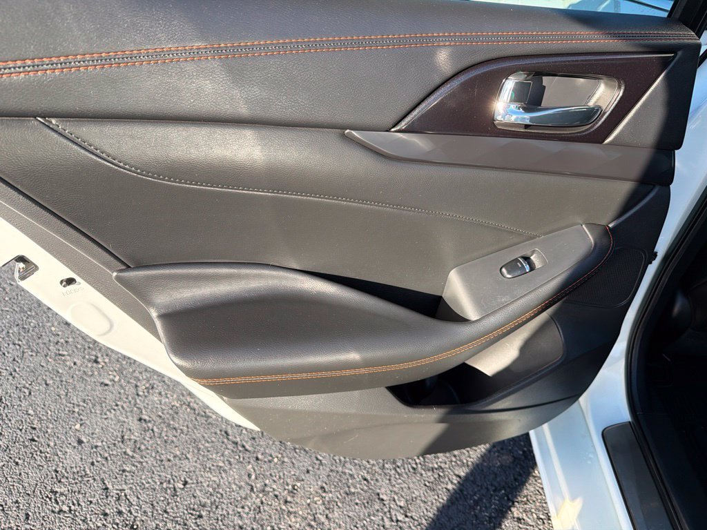 Used 2019 White Nissan SR image 12