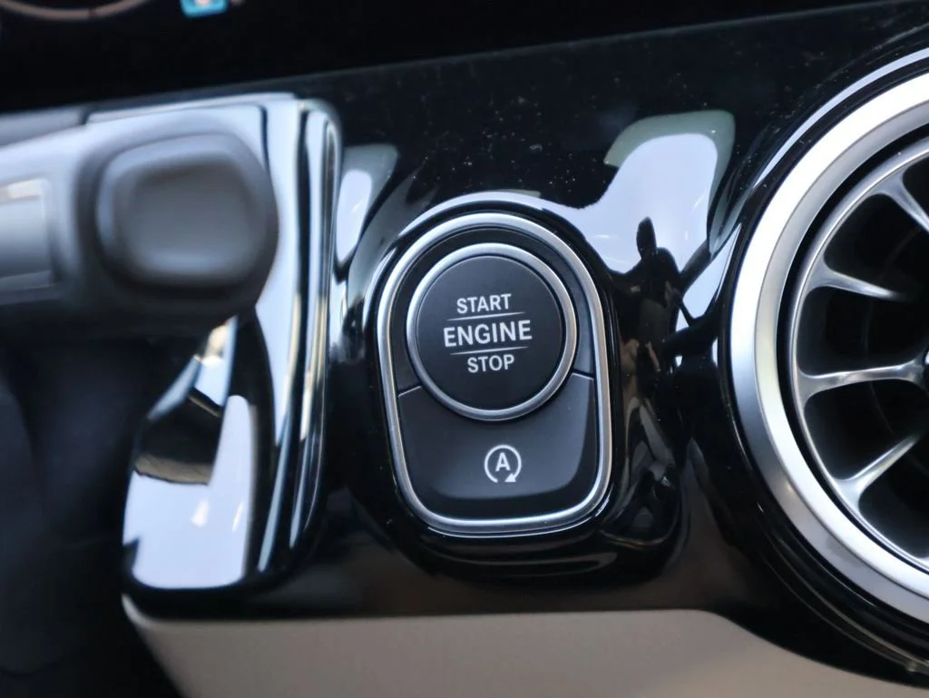 New 2026 Polar White Mercedes-Benz GLA 250 image 65