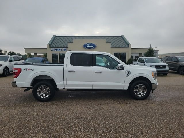 Used 2023 White Ford Lariat image 25