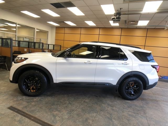 New 2026 Star White Metallic Tri-Coat Ford Tremor® image 4