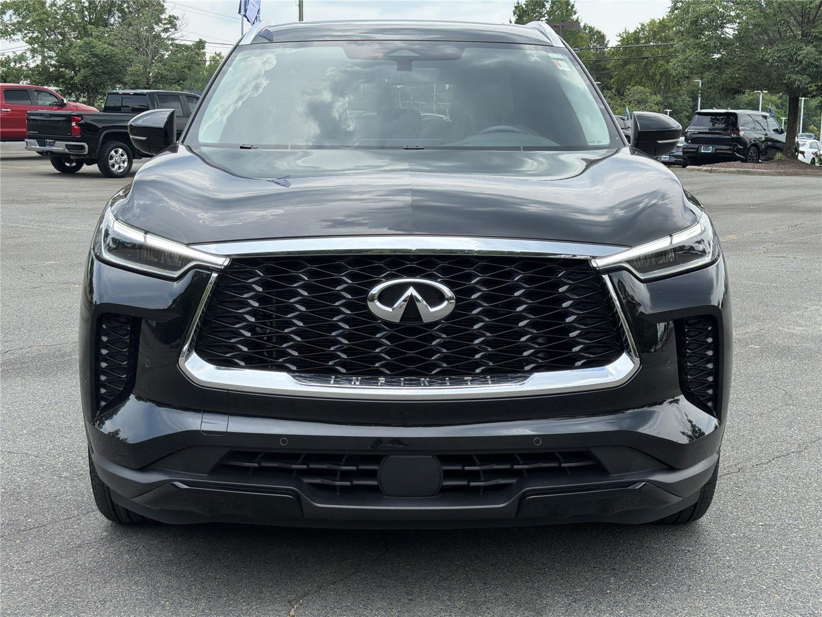 Certified Used 2024 Mineral Black INFINITI LUXE image 32