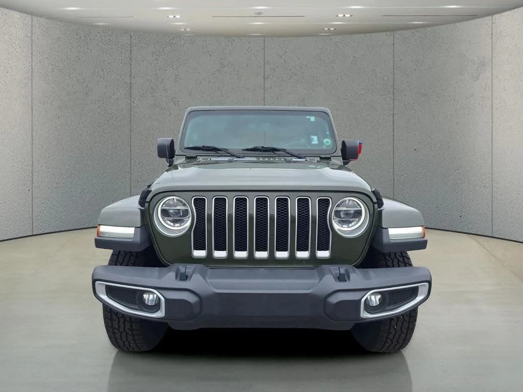 Used 2020 Green Jeep Unlimited Sahara image 8