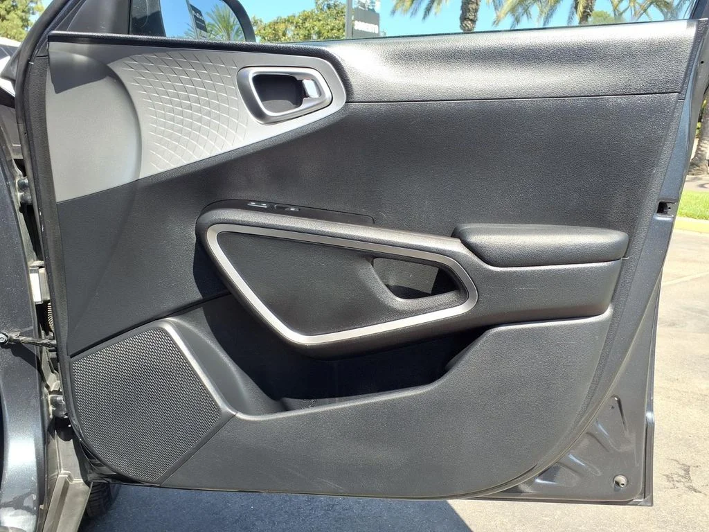 2025 Kia Soul LX - Photo 22