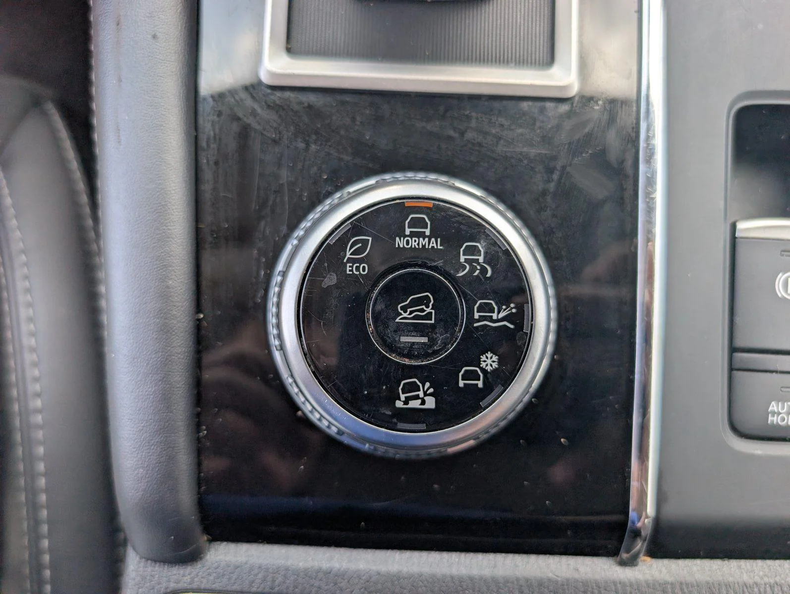 Used 2024 Cosmic Blue Metallic Mitsubishi SE image 21