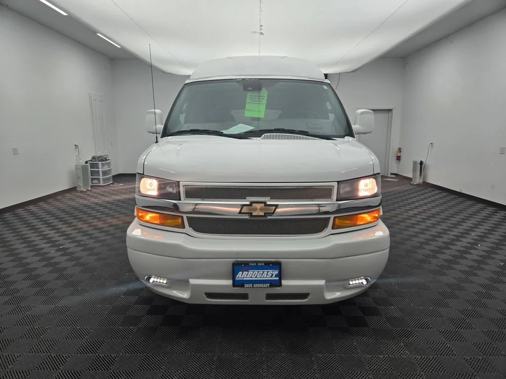 Used 2020 Summit White Chevrolet WT image 12