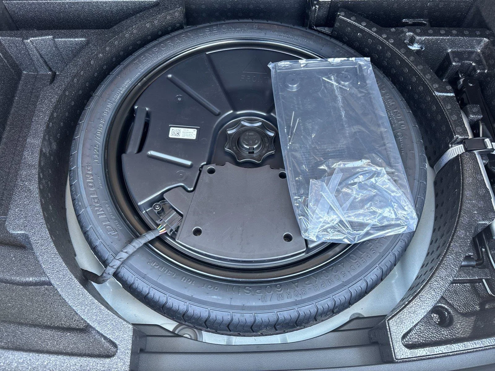 New 2026 Pure White Volkswagen SEL image 37