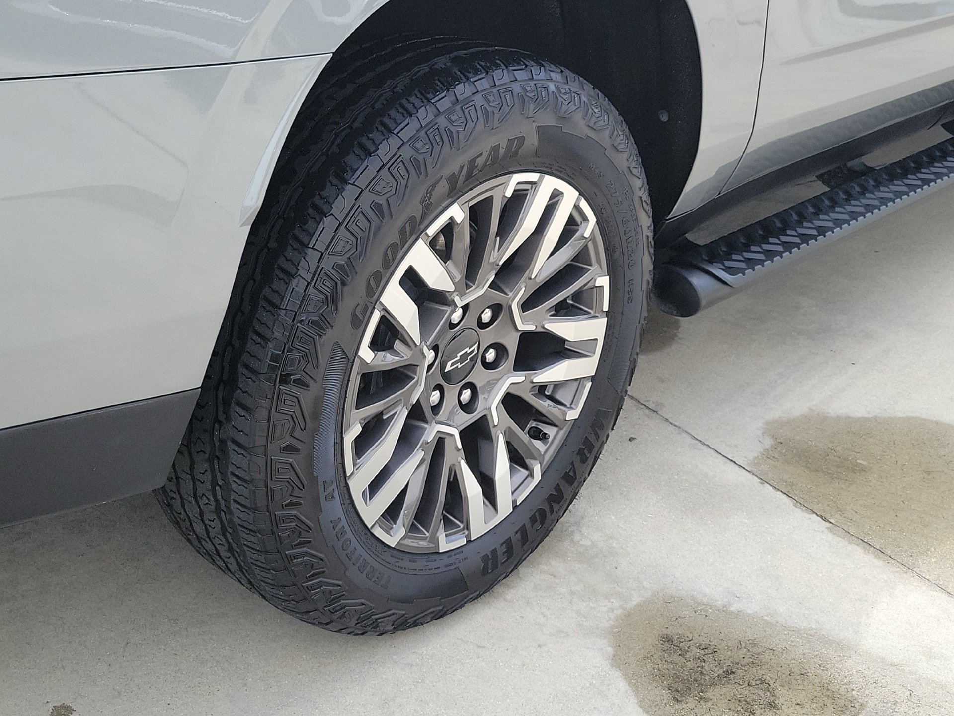 Used 2025 Sterling Gray Metallic Chevrolet Z71 image 7