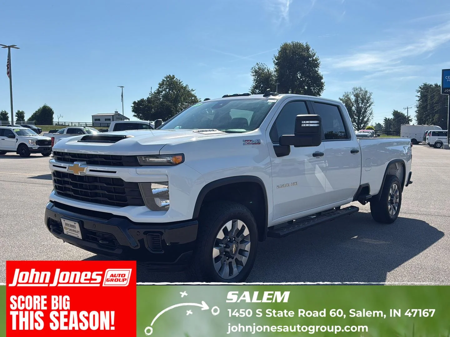 Used 2025 Summit White Chevrolet Custom image 1
