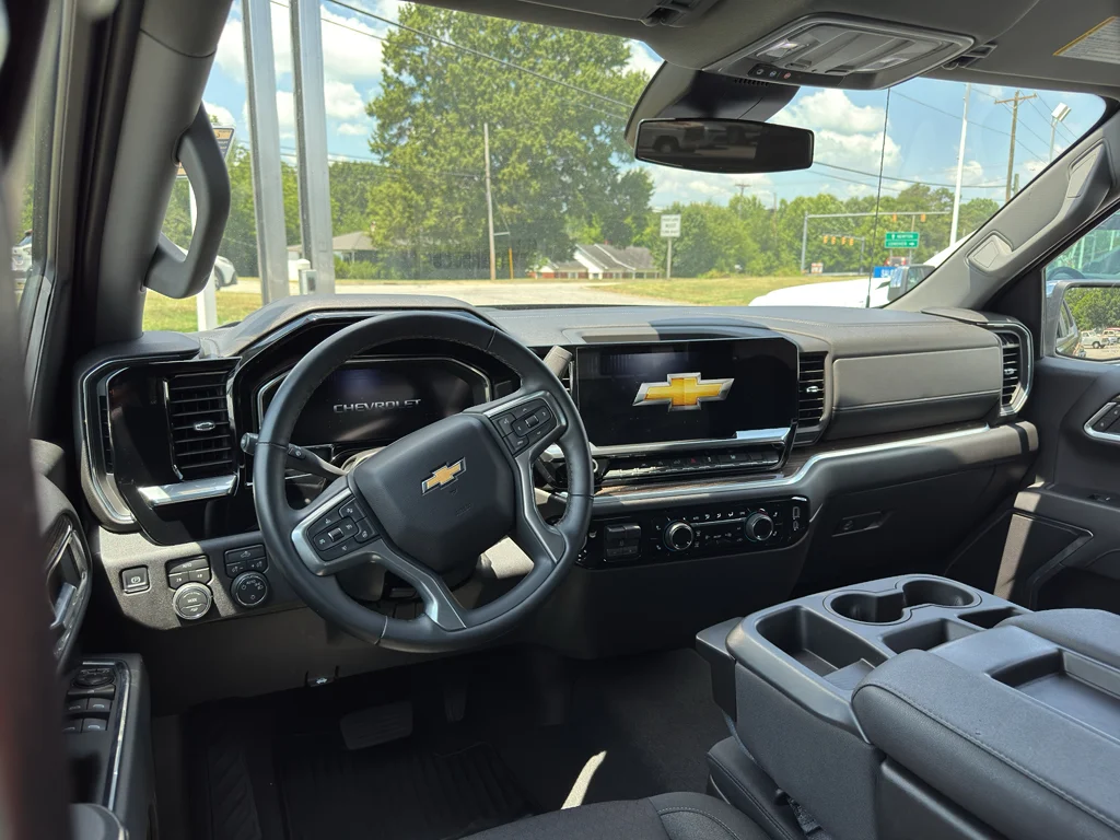 Used 2026 Black Chevrolet LT image 10