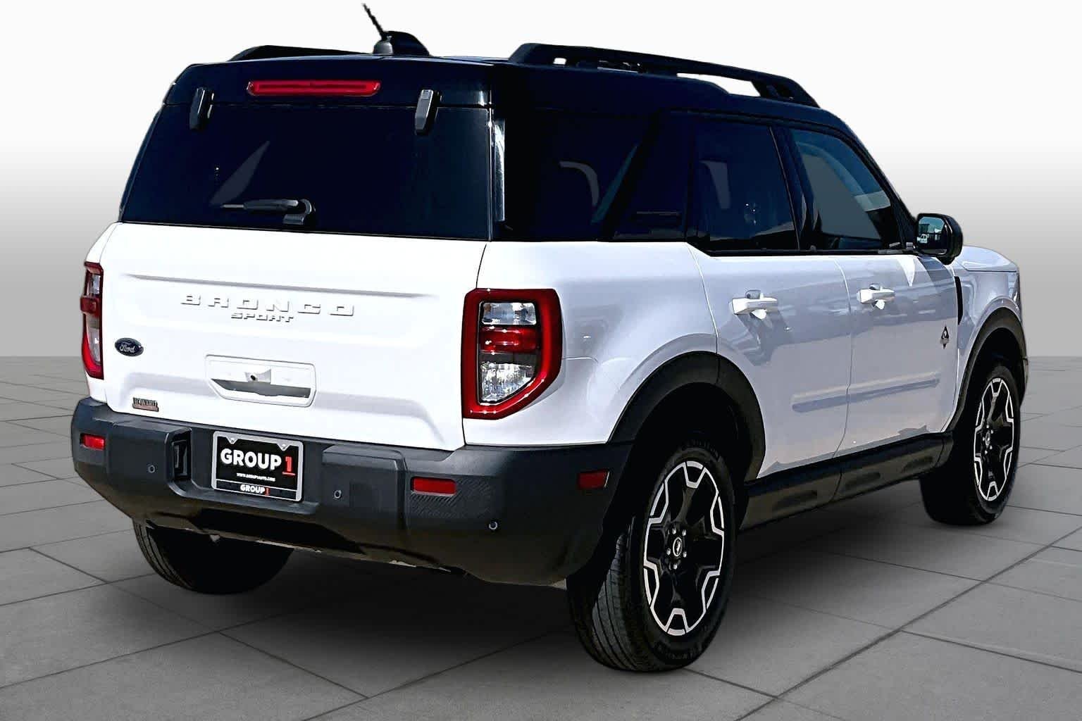Used 2025 Oxford White Ford Outer Banks image 12