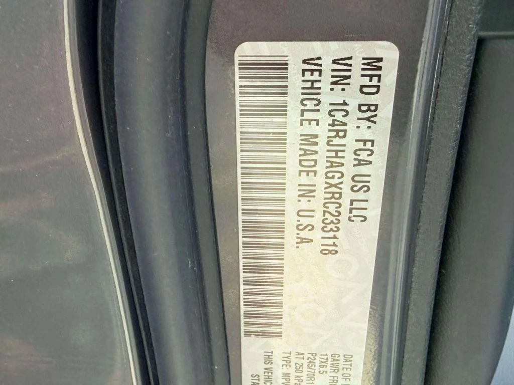 Used 2024 Gray Jeep Laredo image 16