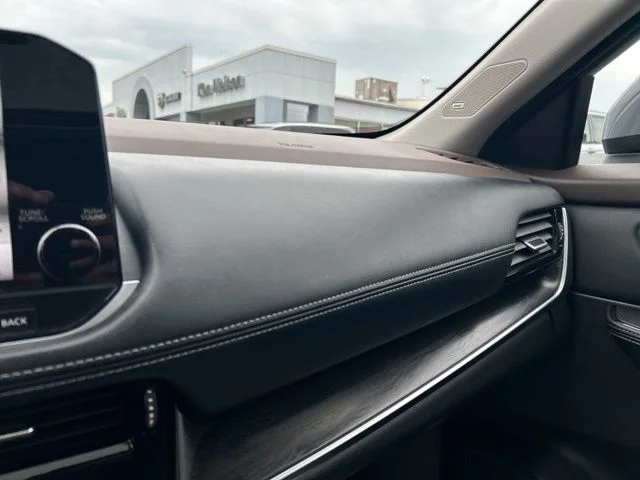 Used 2021 Gray Nissan Platinum image 43
