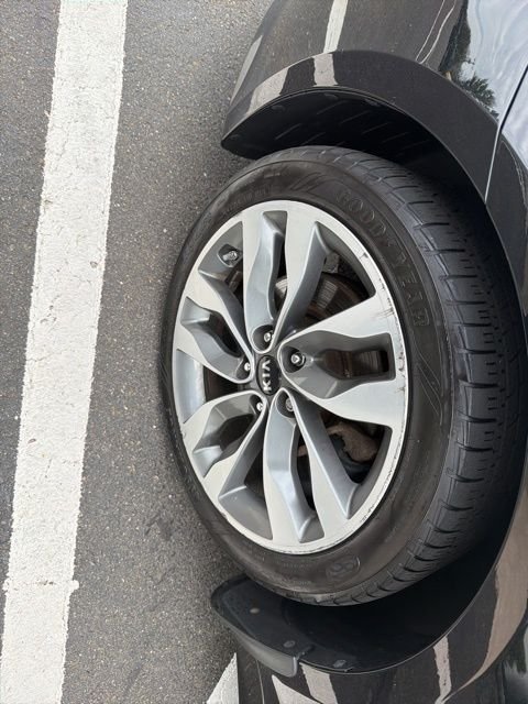 Used 2015 Black Kia SX image 29
