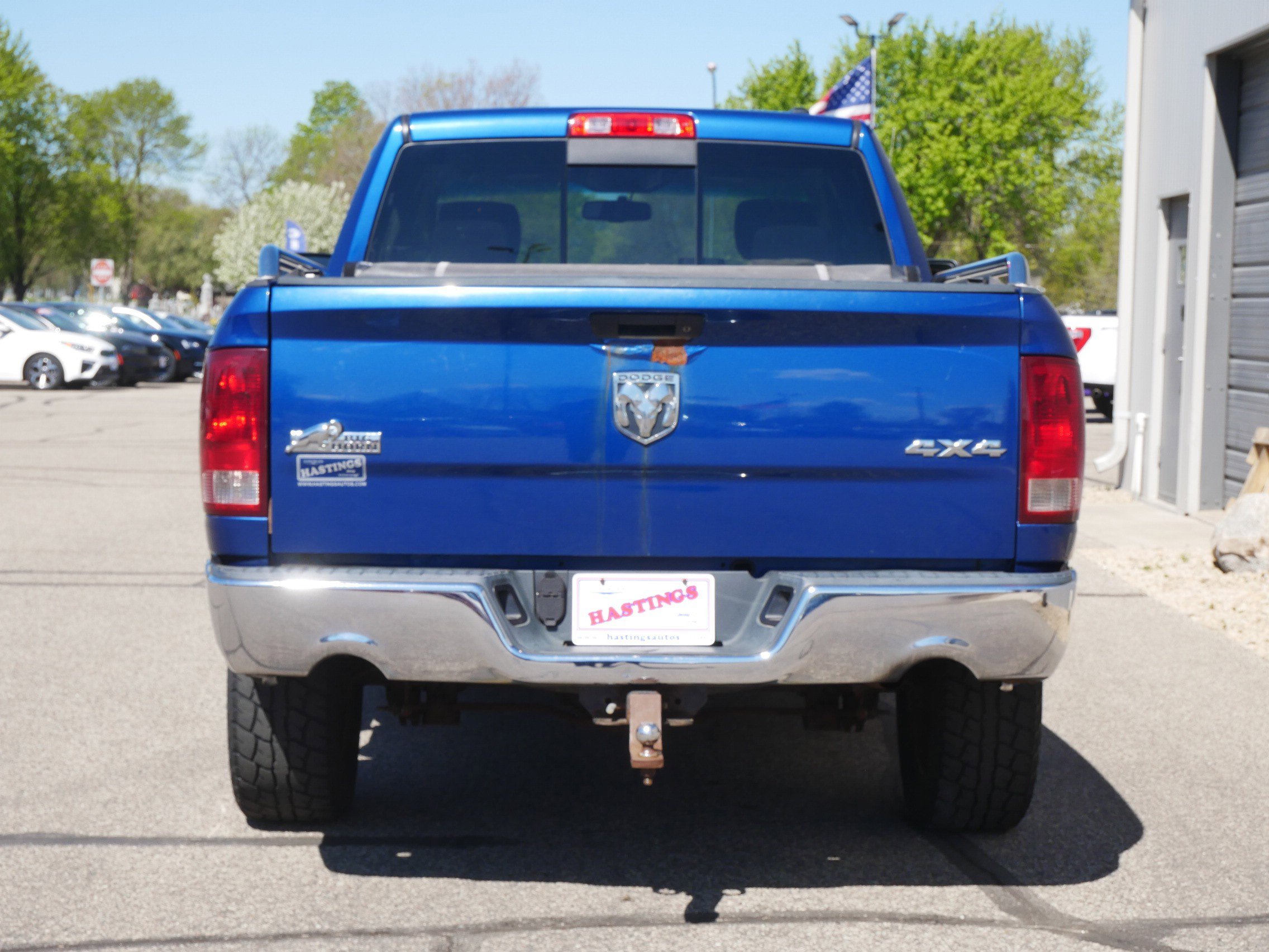 Used 2010 Deep Water Blue Pearl Dodge SLT image 4